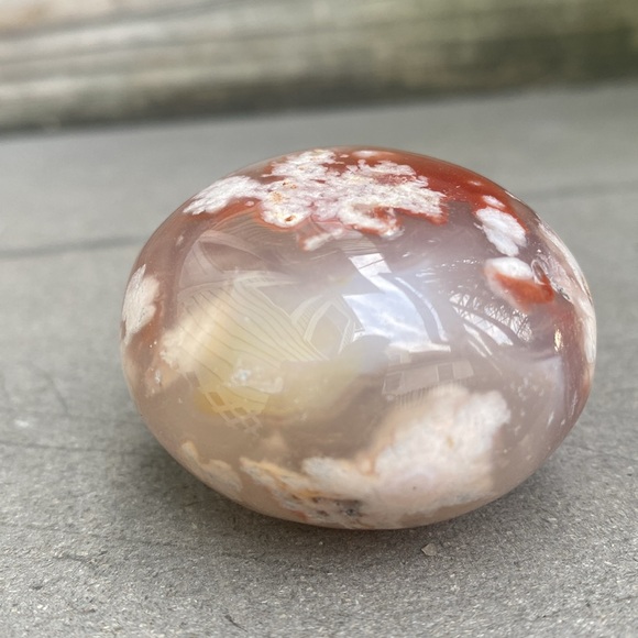 Flower Agate Palm Stone - Picture 6 of 7